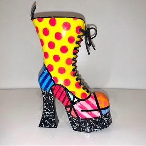 ROMERO BRITTO Boot Figurine Collectible